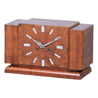 Art Deco Table Clock in Walnut, Czech, 1920s For Sale