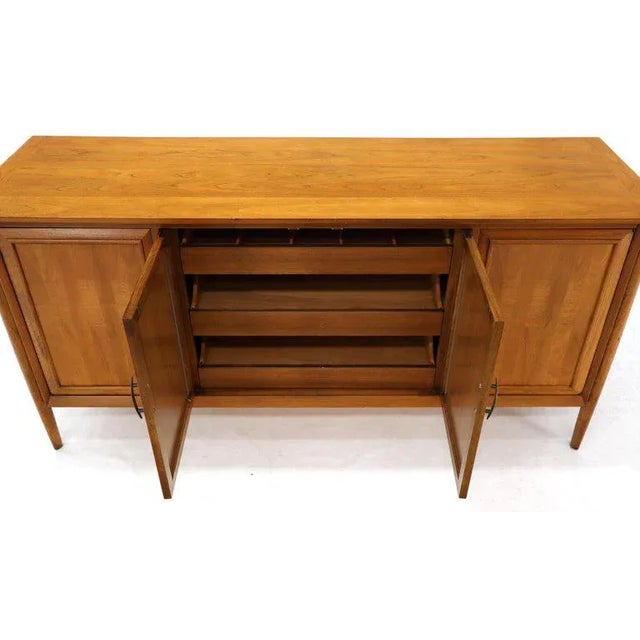 Mid-Century Modern Mid-Century Modern Light American Walnut 4 Doors Credenza Dresser Cabinet For Sale - Image 3 of 11