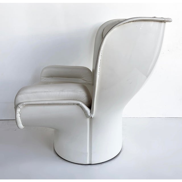 White Joe Colombo Elda Swivel Chair, Fratelli Longhi, White Leather, Fiberglass Shell- 4 Available For Sale - Image 8 of 16