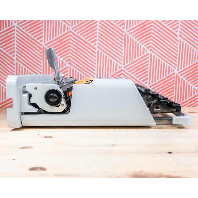 Metal White Olivetti Valentine Typewriter, 1970 For Sale - Image 7 of 13