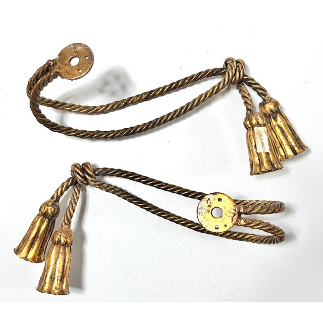 Pair of Vintage Italian Gilt Rope Curtain Tiebacks With Tassels – Hollywood Regency Drapery Hardware, Window Decor For Sale - Image 4 of 8