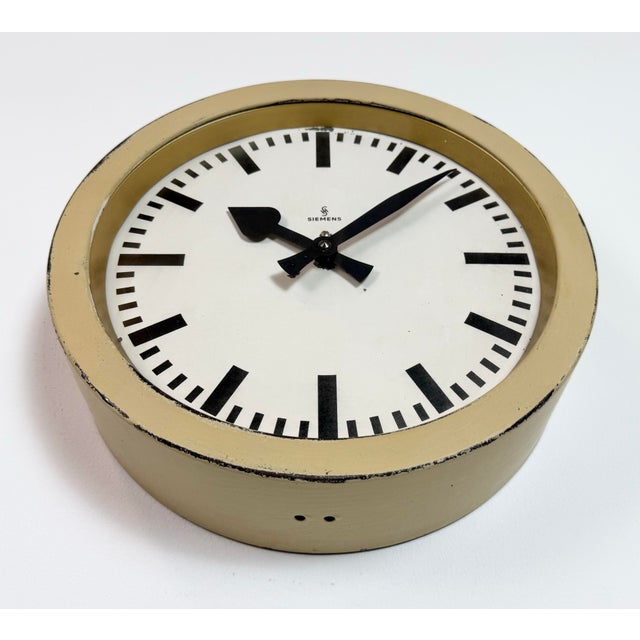 Vintage Industrial Factory Wall Clock from Siemens, 1950s For Sale - Image 6 of 18