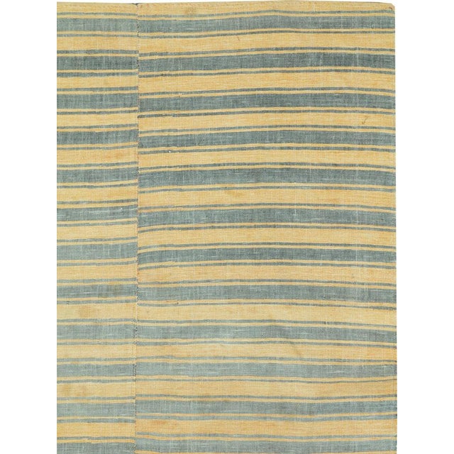 Mid-Century Modern Galerie Shabab Collection Mid-20th Century Handmade Turkish Flatweave 6' X 9' Accent Rug in Straw and Grey For Sale - Image 3 of 8