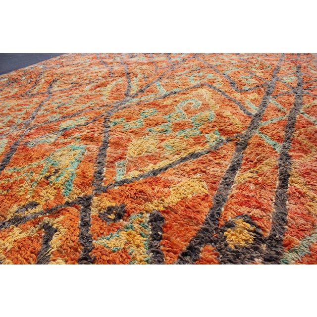 Mid 20th Century Mid 20th Century Vintage Moroccan Beni Mklid Rug With Sub-Geometric Tribal Design For Sale - Image 5 of 7