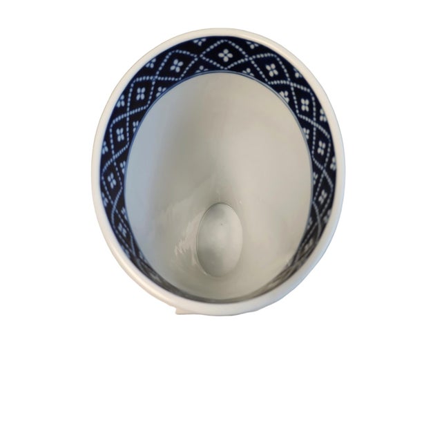 20th Century Chinese Footed Vase For Sale - Image 4 of 6