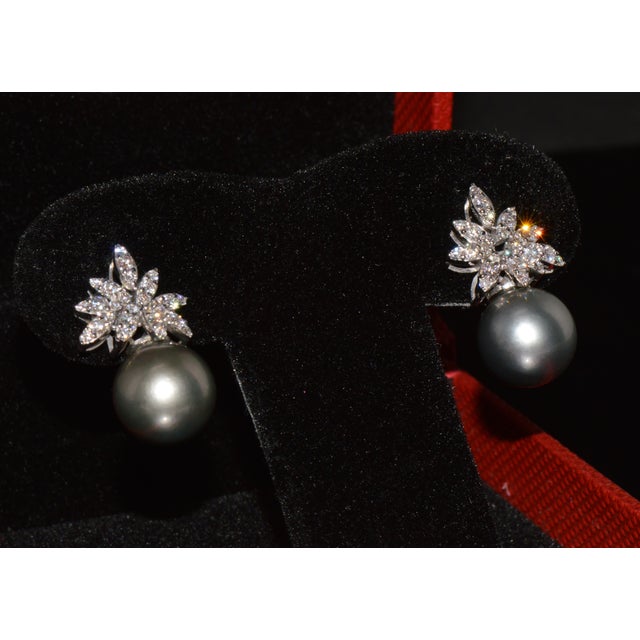 Certified Natural 23.13cts vs F Diamond Tahitian Pearl Solid 18k Gold Cluster Earrings- 2 Pieces For Sale - Image 10 of 12