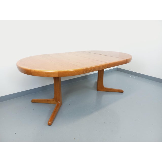 Vintage Round Scandinavian-Style Dining Table in Light Elm with Extensions, 1960s For Sale - Image 13 of 18