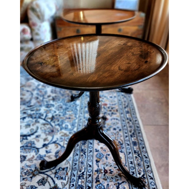 Mid 18th Century Beautiful English 18th Century Gorgian Round End Side Tables - a Pair For Sale - Image 5 of 10