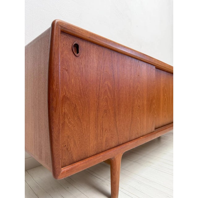 1960s Large Vintage Danish Teak Sideboard by H.P. Hansen, 1960s For Sale - Image 5 of 17