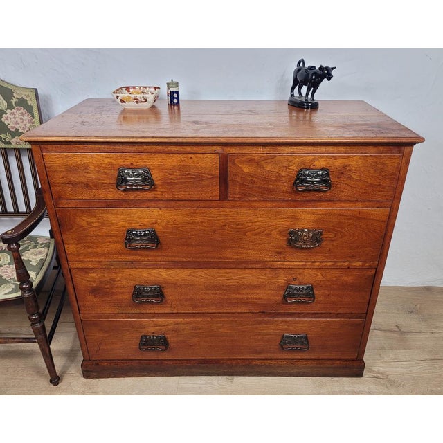 Arts & Crafts Chest of Drawers in Pine with Drop Handle, 1910s For Sale - Image 13 of 18