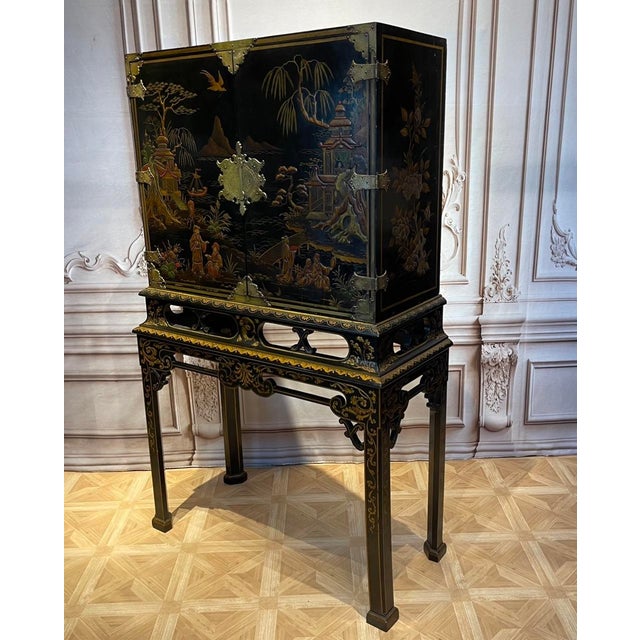 Chinoiserie Exceptional Fitted Interior - English Chinoiserie Cabinet on Stand For Sale - Image 3 of 12