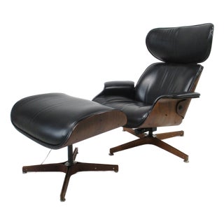 Mr. Chair Walnut Lounge Chair by George Mulhauser for Plycraft For Sale