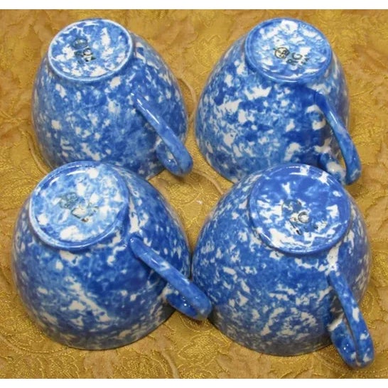 Add a touch of classic country charm to your table with this Royal Copenhagen / Cumberland USA Blue Spongeware Set,...