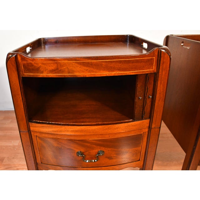 1920 Antique Beacon Hill Collection Regency Mahogany Nightstands Bedside Tables For Sale - Image 9 of 18