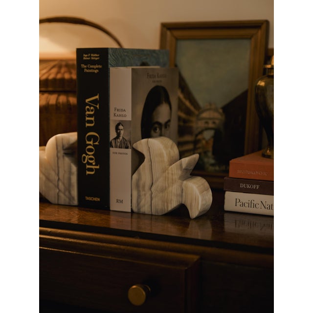 Antique White Vintage Hand Carved Striped Onyx Marble Fleur De Lis Bookends For Sale - Image 8 of 9