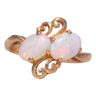 The Thunder: Toi et Moi Opal Ring in Yellow Gold For Sale