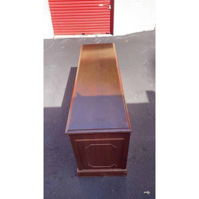 1980s Vintage Boling Chair Co. Solid Wood Credenza / Sideboard – Traditional Style With Brass Hardware For Sale - Image 5 of 7