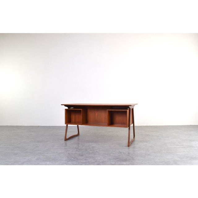 Mid-Century Danish Teak Executive Desk by Svend Åge Madsen for H.P. Hansen, 1960s For Sale - Image 6 of 18