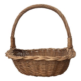 Vintage Mid Century Farmhouse Basket With Handle For Sale