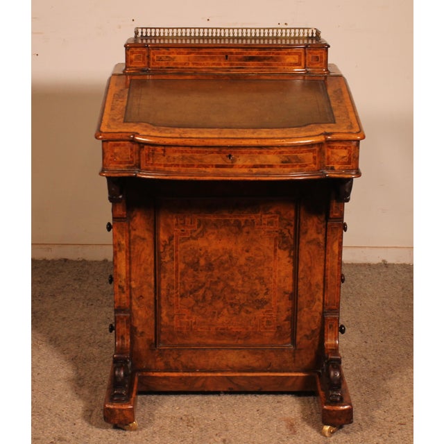 19th Century Davenport Desk in Burr Walnut and Inlays For Sale - Image 3 of 15