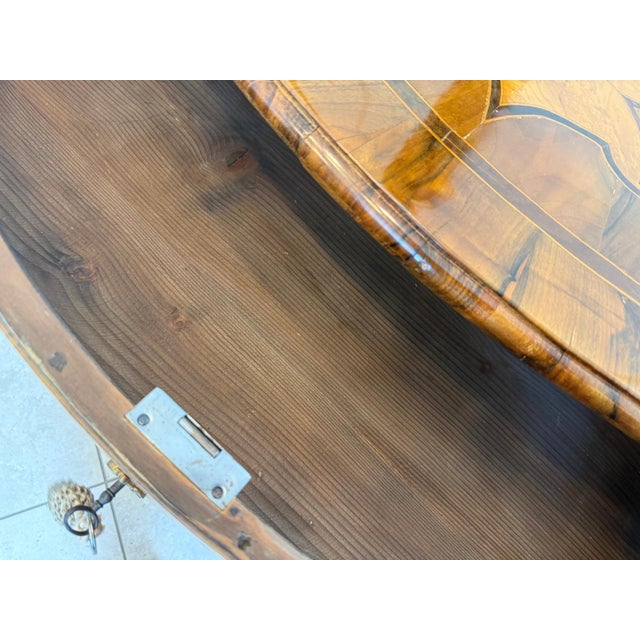 Baroque Chest of Drawers in Walnut Veneer For Sale - Image 18 of 18