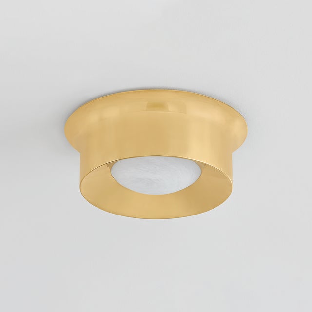 A sleek flush mount with unadorned metalwork, Noxon celebrates the beauty of simplicity. Situated within the metal frame,...