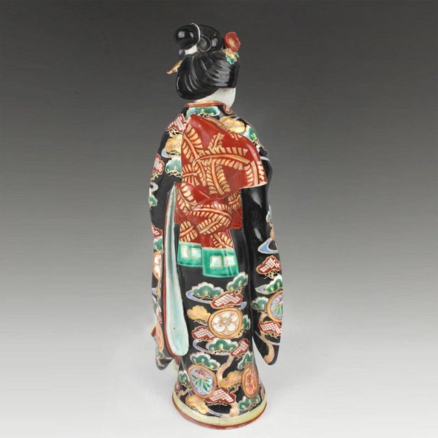 Antique Meiji Japanese Enamelled Kutani Porcelain Bijin and Child Figure For Sale - Image 3 of 10