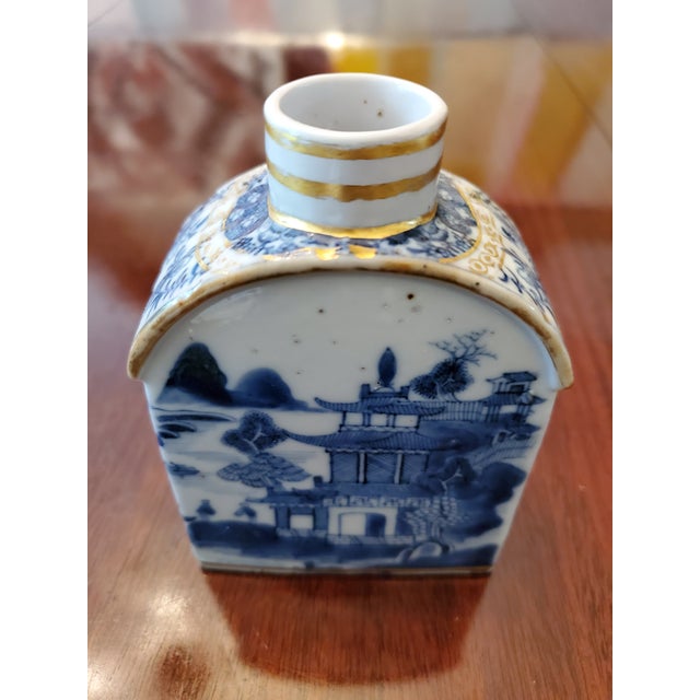 Early 19th Century Antique Chinese Porcelain Chinoiserrie Tea Caddy For Sale - Image 5 of 5