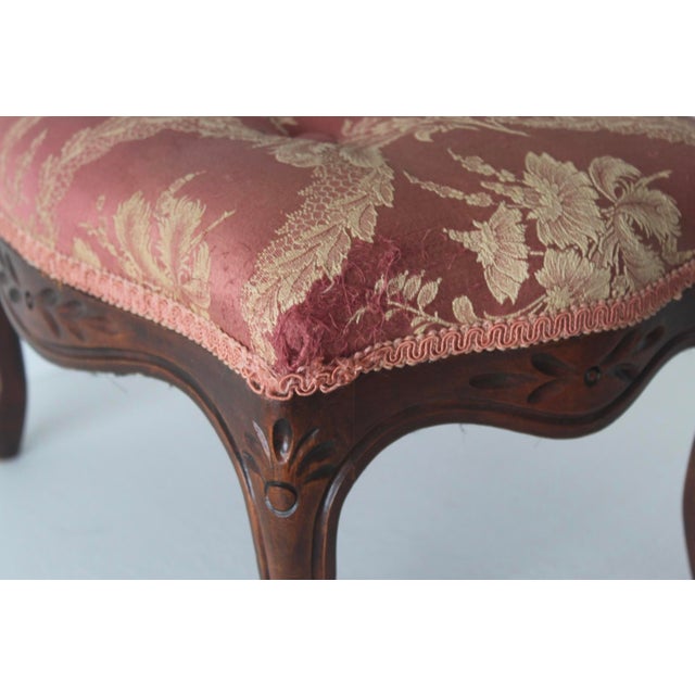 French Louis XV-style Carved Wood Upholstered Tufted Cabriole Legs Footstool Ottoman Vintage For Sale - Image 9 of 14