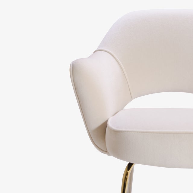 Cream Saarinen Executive Arm Chairs in Crème Velvet, Gold Edition For Sale - Image 8 of 10