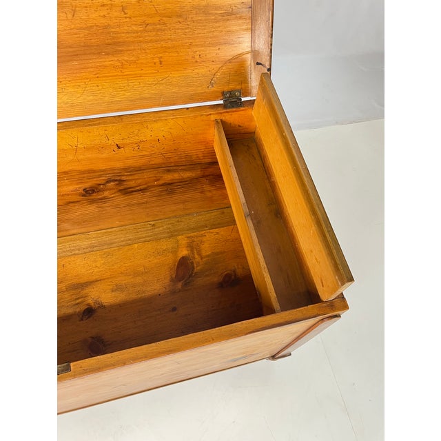 Antique Hand-Dovetailed Pine Storage Trunk / Blanket Chest on Turned Legs For Sale - Image 6 of 15