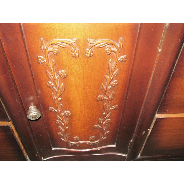 Traditional Vintage 6 Ft. Traditional Mid Century Dresser With Original Finish For Sale - Image 3 of 8