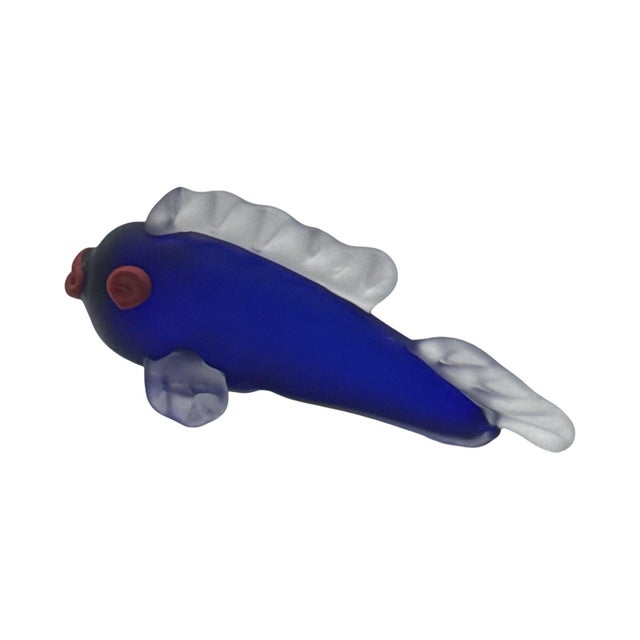 Blue Maytum Studios Signed Cobalt Blue Art Glass Fish Sculpture, 2002 For Sale - Image 8 of 11