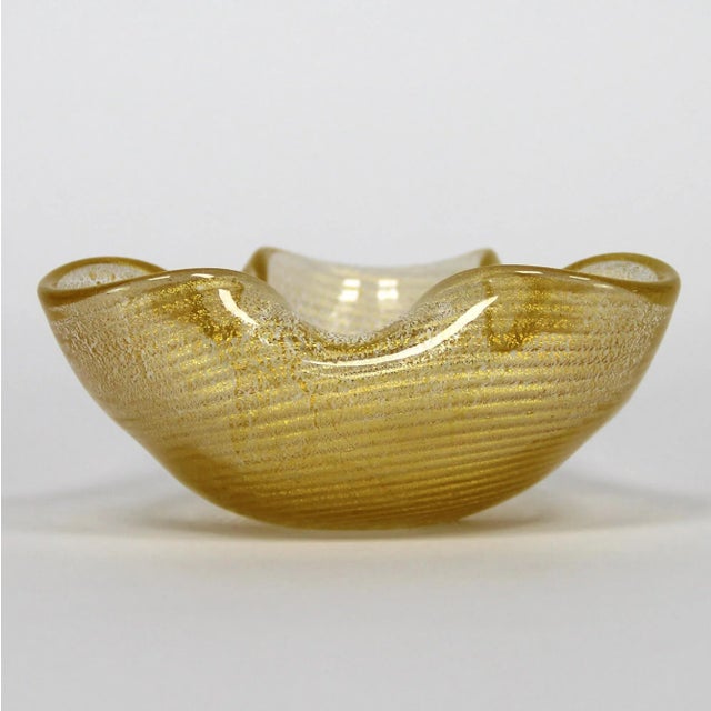 Vide-Poche or Ashtray in Murano Glass with Gold Powder from Barovier & Toso, in Flawless conditions. Designed 1920 to 1949...