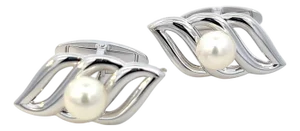 1990s Pair of Mikimoto Estate Akoya Pearl Mens Cufflinks 7 mm Silver
