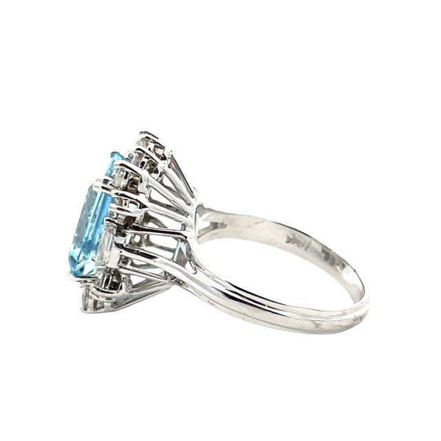 14k Gold 4 Carat Emerald Cut Aquamarine & Natural Diamond Ring, Size 7 For Sale - Image 4 of 9