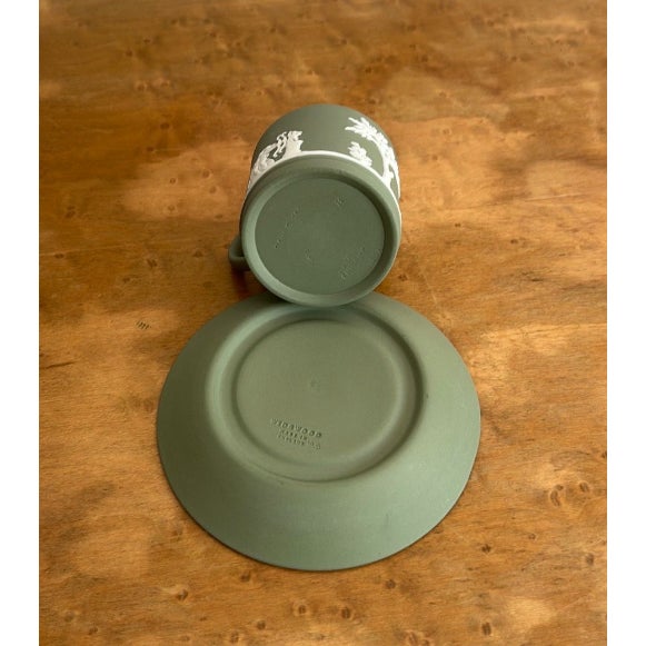 Mid-Century Modern Vintage Wedgwood England Sage Green Cup and Saucer For Sale - Image 3 of 10
