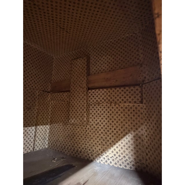 Veneered Cabinet with Picture Inlaid For Sale - Image 3 of 8