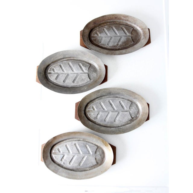 Mid-Century Modern Mid Century Sizzler Plates Set of 4 For Sale - Image 3 of 11