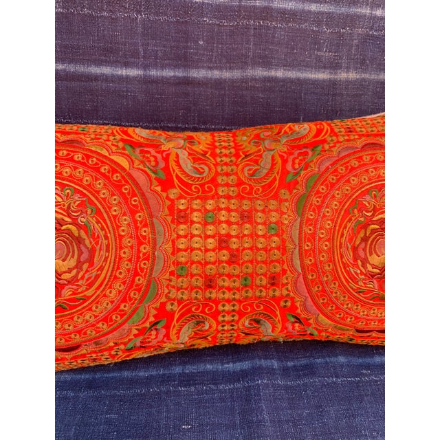 Chinoiserie Hollywood Regency Silk Embroidered Chinoiserie Floral Moth Pillow For Sale - Image 3 of 9