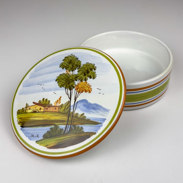 1990s Vintage Hand Painted Round Trinket Box by Manufacture Di Stefano, Italy, 1990s For Sale - Image 5 of 16
