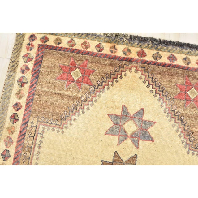 Qashqai Rug 4'3'' X 7' Ivory Wool Vintage Tribal Hand-Knotted Oriental Carpet For Sale In Philadelphia - Image 6 of 13