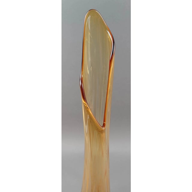 Mid 20th Century Le Smith Mid-Century Modern Thousand Eyes Amber Swung Glass Floor Table Vase For Sale - Image 5 of 9