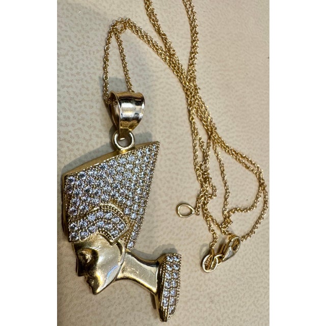 Transparent Vintage 1 Ct Diamond Face Pendant with hat 14 Karat Yellow Gold + Chain For Sale - Image 8 of 18