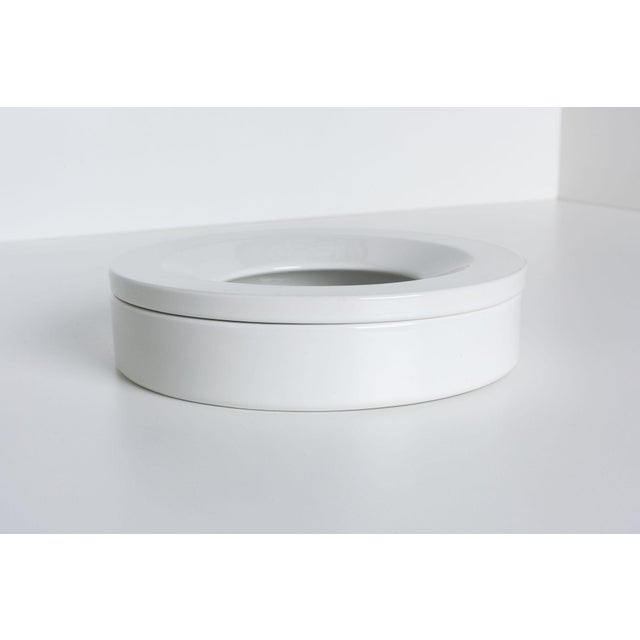 1960s Angelo Mangiarotti “Barbados” Ashtray in White Ceramic, Italy, 1960s For Sale - Image 5 of 12