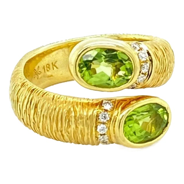 Michelle Albala Peridot 18k Yellow Gold Diamond Bypass Band Ring, Size 5.5 For Sale