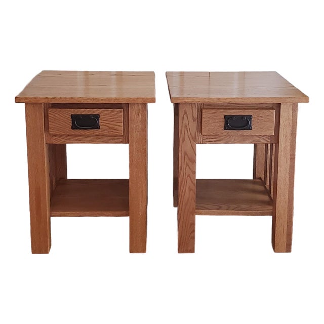 Bespoke Pair of Amish Mission Side Tables by Jonas Zook Jr. – Special Walnut Oak For Sale