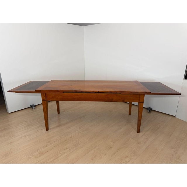 French Biedermeier Table in Cherry Wood, 1820 For Sale - Image 4 of 18