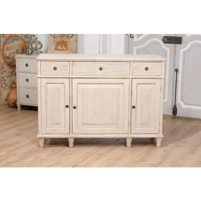 Wood 1850s Swedish Painted Sideboard From Dalarna with Carved Reeded Motifs For Sale - Image 7 of 12