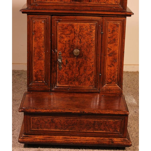 Prie-Dieu or Prayer Kneeler in Walnut and Burl Walnut, 1600s For Sale - Image 3 of 14